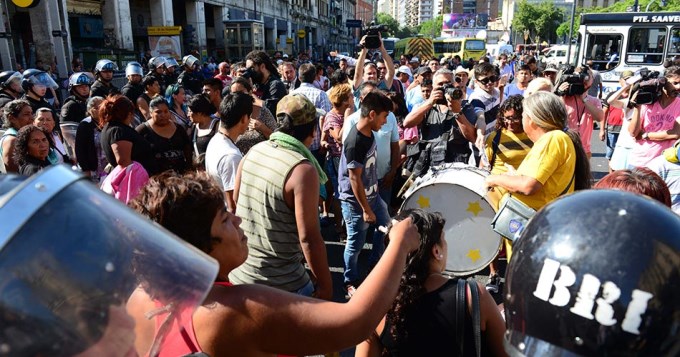 Manteros: no hubo acuerdo y sigue el corte en Once