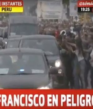 Extrema tensión en la llegada de Francisco a Perú