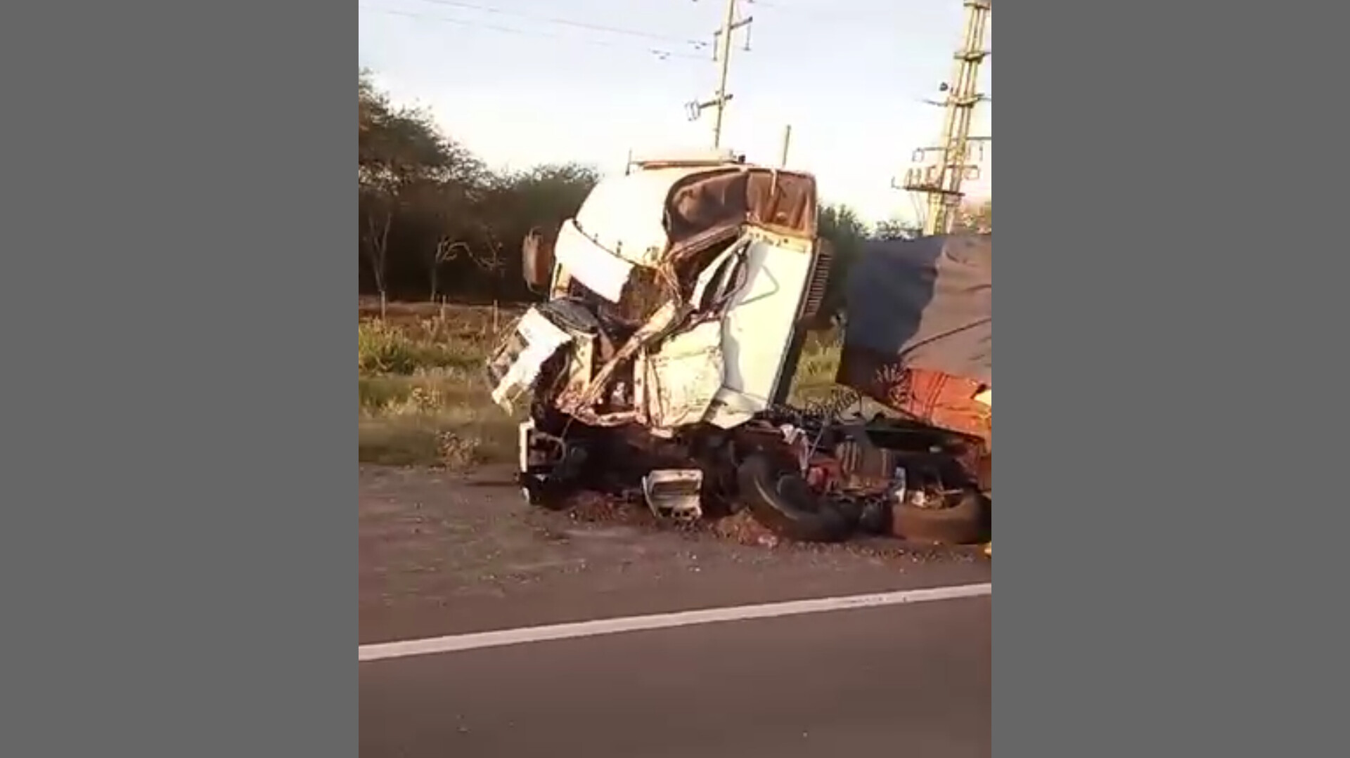 Jueves de luto: Choque entre camiones terminó con la vida de uno de los conductores