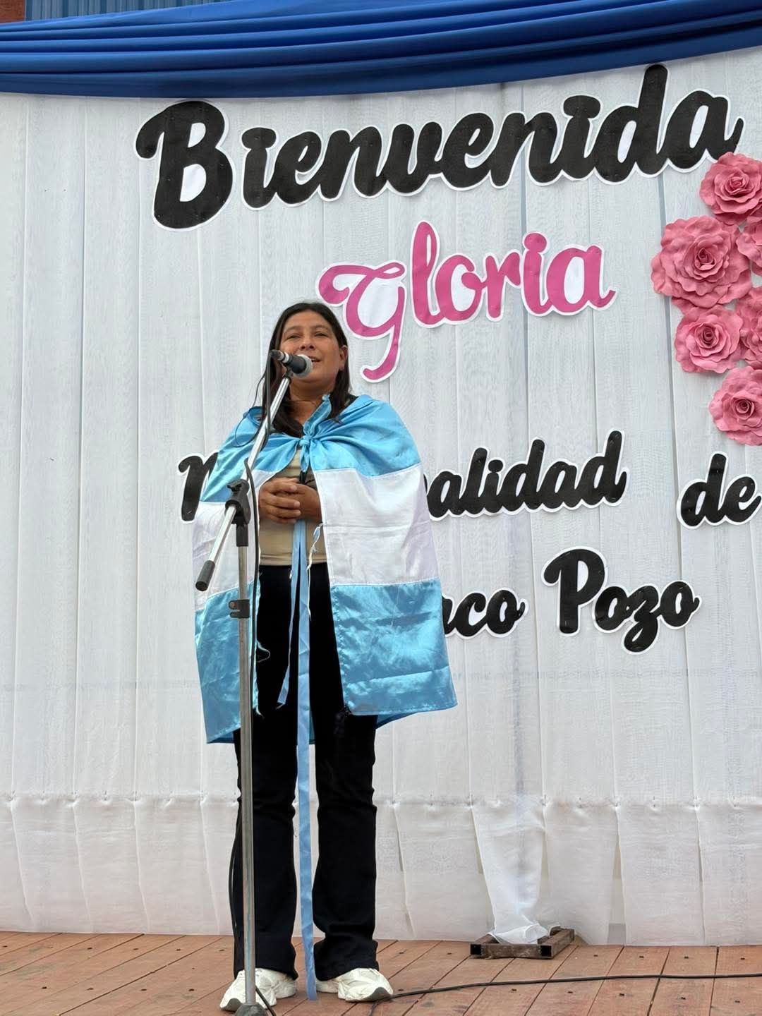 TACO POZO FESTEJÓ EL REGRESO DE “LA MAESTRA” GLORIA CISNEROS A SU PUEBLO.