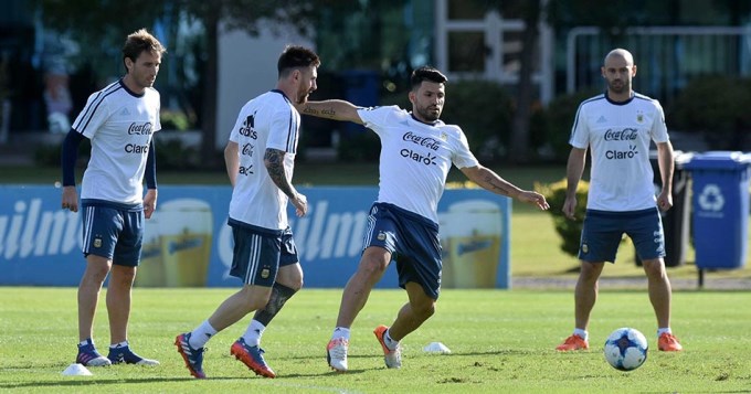 Bauza confirmó: Agüero titular, Dybala ni al banco