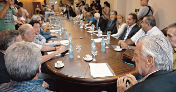 El PJ, a favor del paro de la CGT y en contra de Macri