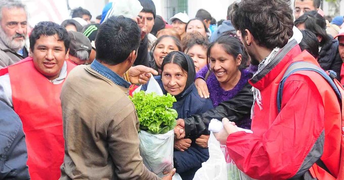 Regalaron 40 mil kilos de verdura en Plaza de Mayo