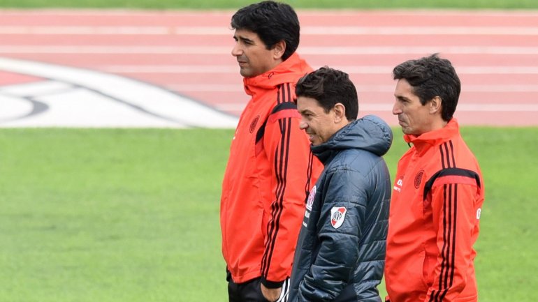 ¿Alario otra vez suplente? Gallardo se la jugaría por Alonso y apostaría por Driussi