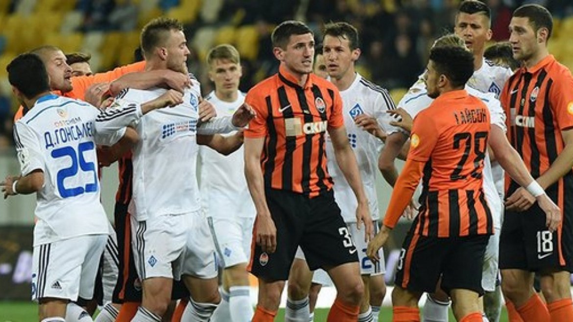 Piñas van, piñas vienen: escandalosa batalla campal en el clásico de Ucrania entre Shakhtar Donetsk y Dinamo Kiev