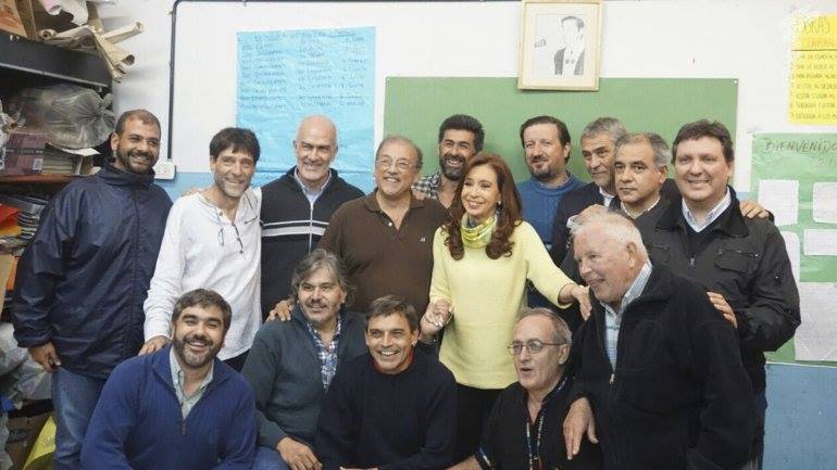 Un cura kirchnerista le pidió la renuncia a Mauricio Macri