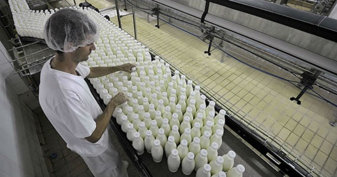Números que ratifican la crisis del sector lechero
