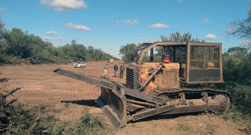 Vialidad Provincial abre nuevo camino en la zona de Taco Pozo