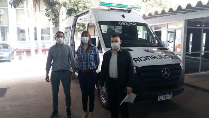 Salud entregó seis ambulancias para localidades del interior chaqueño