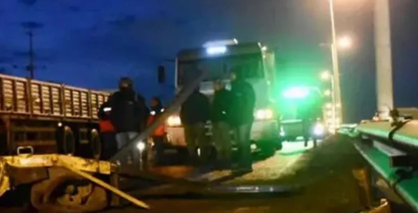 Horror: ya son seis los muertos por el gravísimo choque entre un ómnibus de larga distancia y un camión