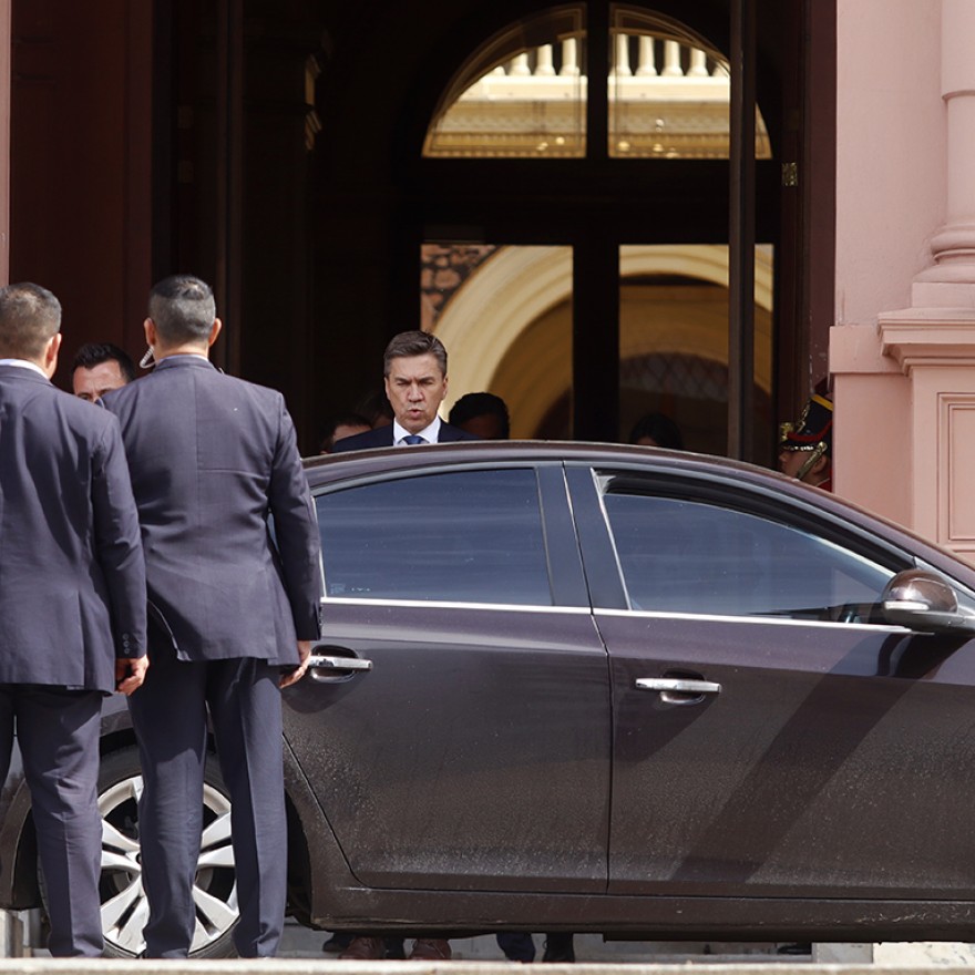 Las coimas de la Suizo ahora complican al gobernador Zdero