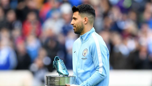 El Kun, goleador histórico del City, la sigue metiendo
