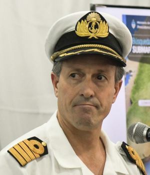 Sólo 3 periodistas fueron al último parte sobre el submarino